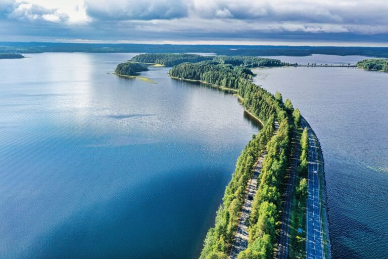 Kotimaiset pilvipalvelut – data Suomessa ja omassa hallinnassa.